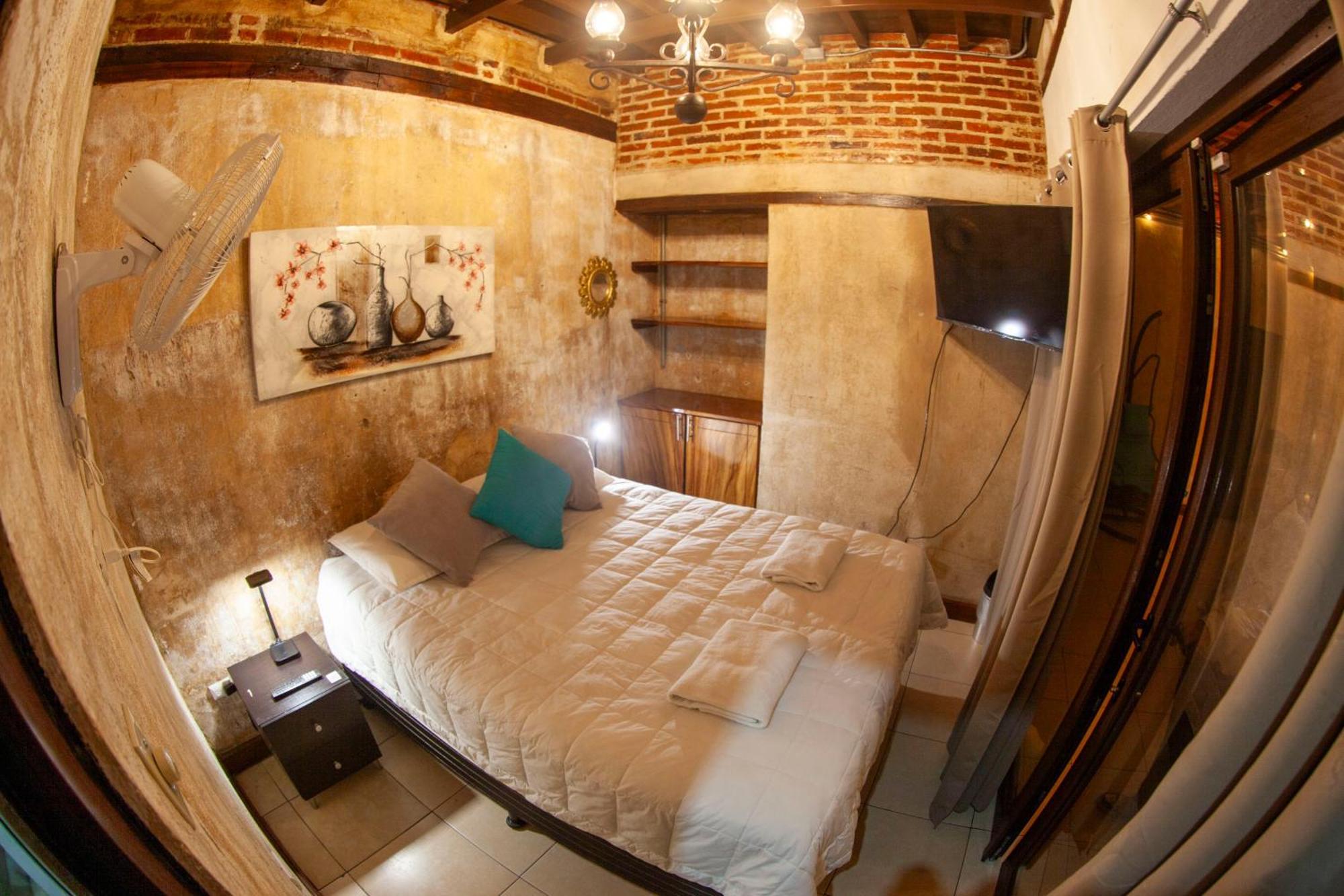 Hot Chipilin Hostel Antigua ภายนอก รูปภาพ