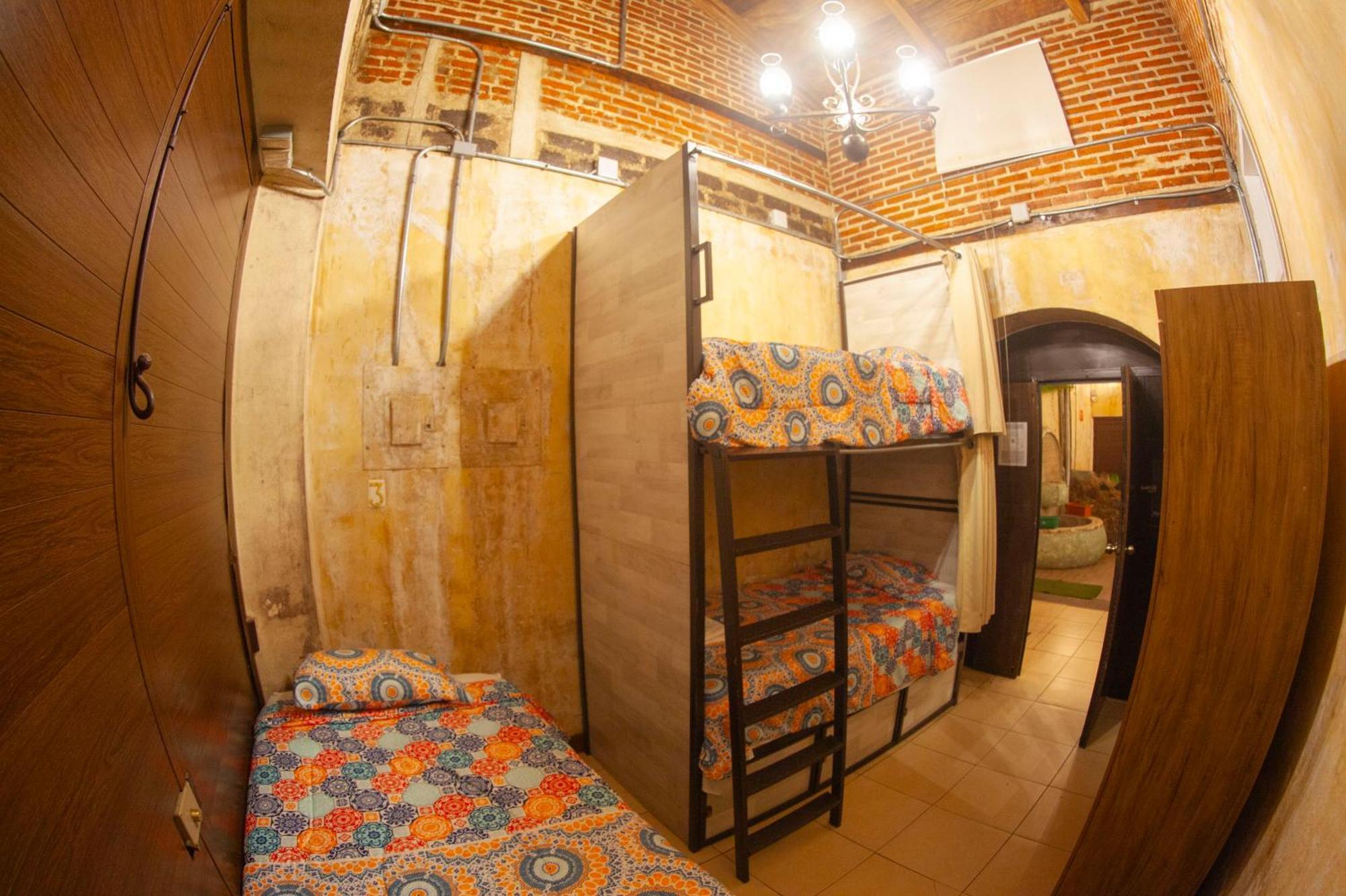 Hot Chipilin Hostel Antigua ภายนอก รูปภาพ